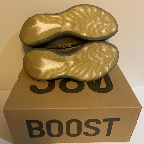adidas Yeezy Boost 380 Pepper Non-Reflective - Picture 5 of 7